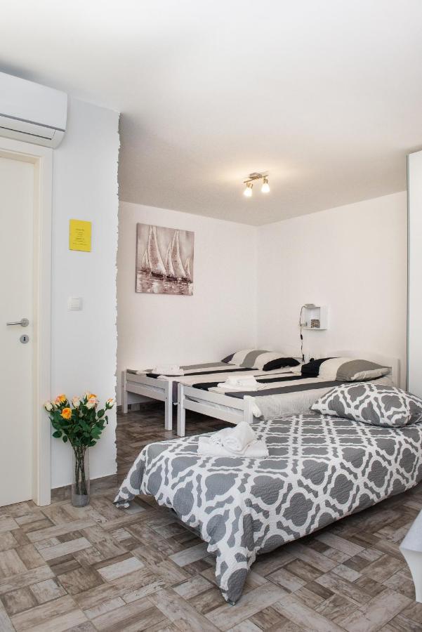 Studio Apartment Bilic Šibenik Extérieur photo